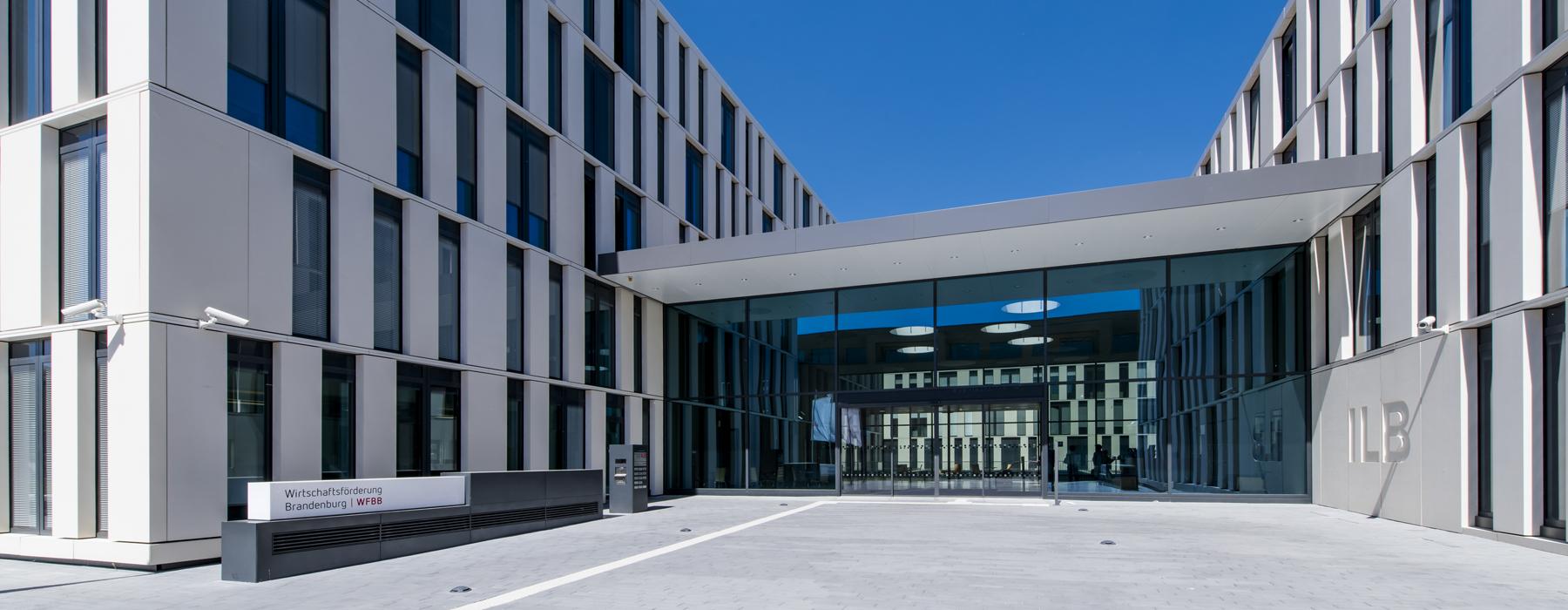Exterior view entrance area WFBB